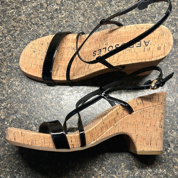 Aerosoles Miles Black Strappy Sandals NWOB - Picture 4 of 6